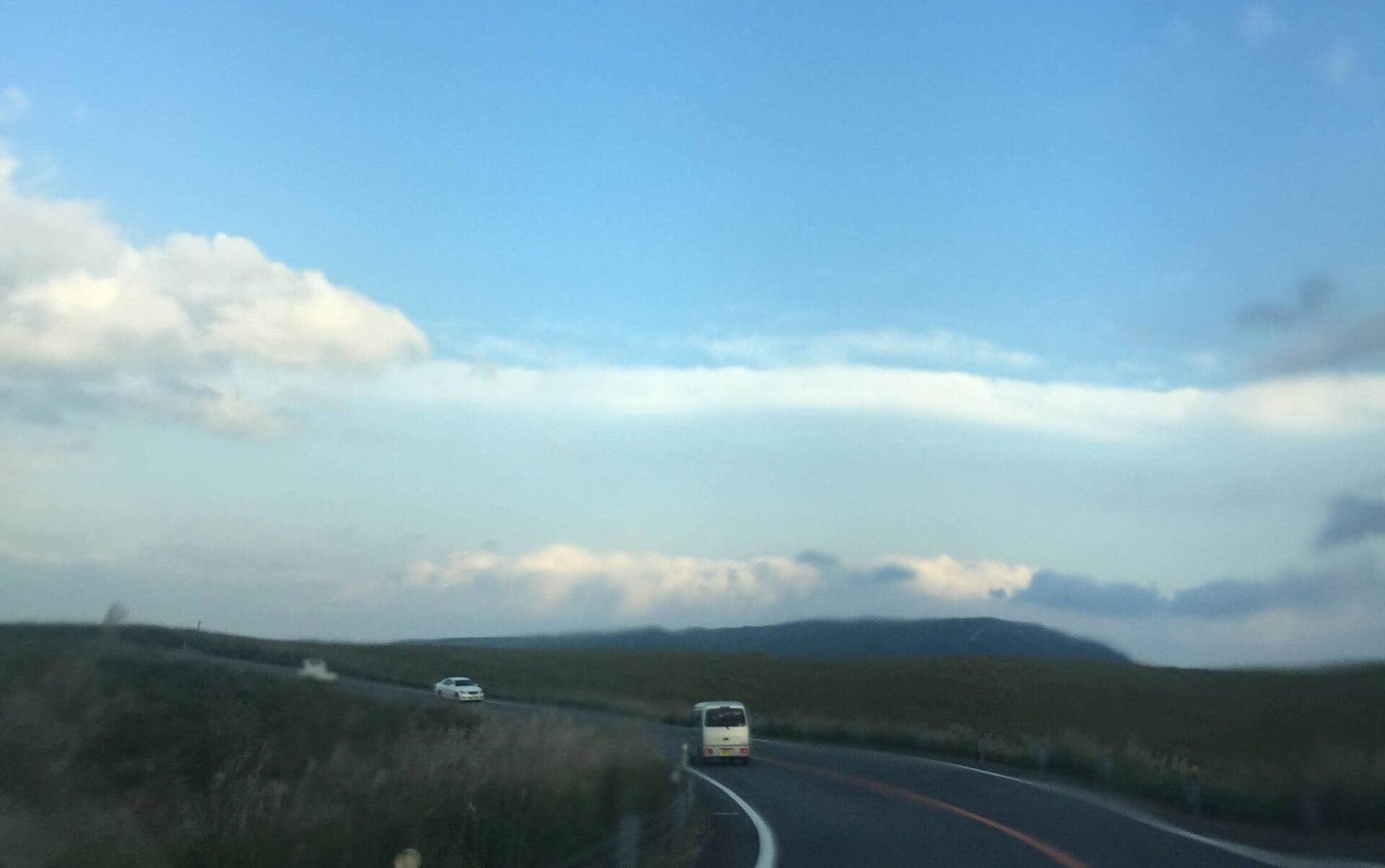 熊本の大草原の道